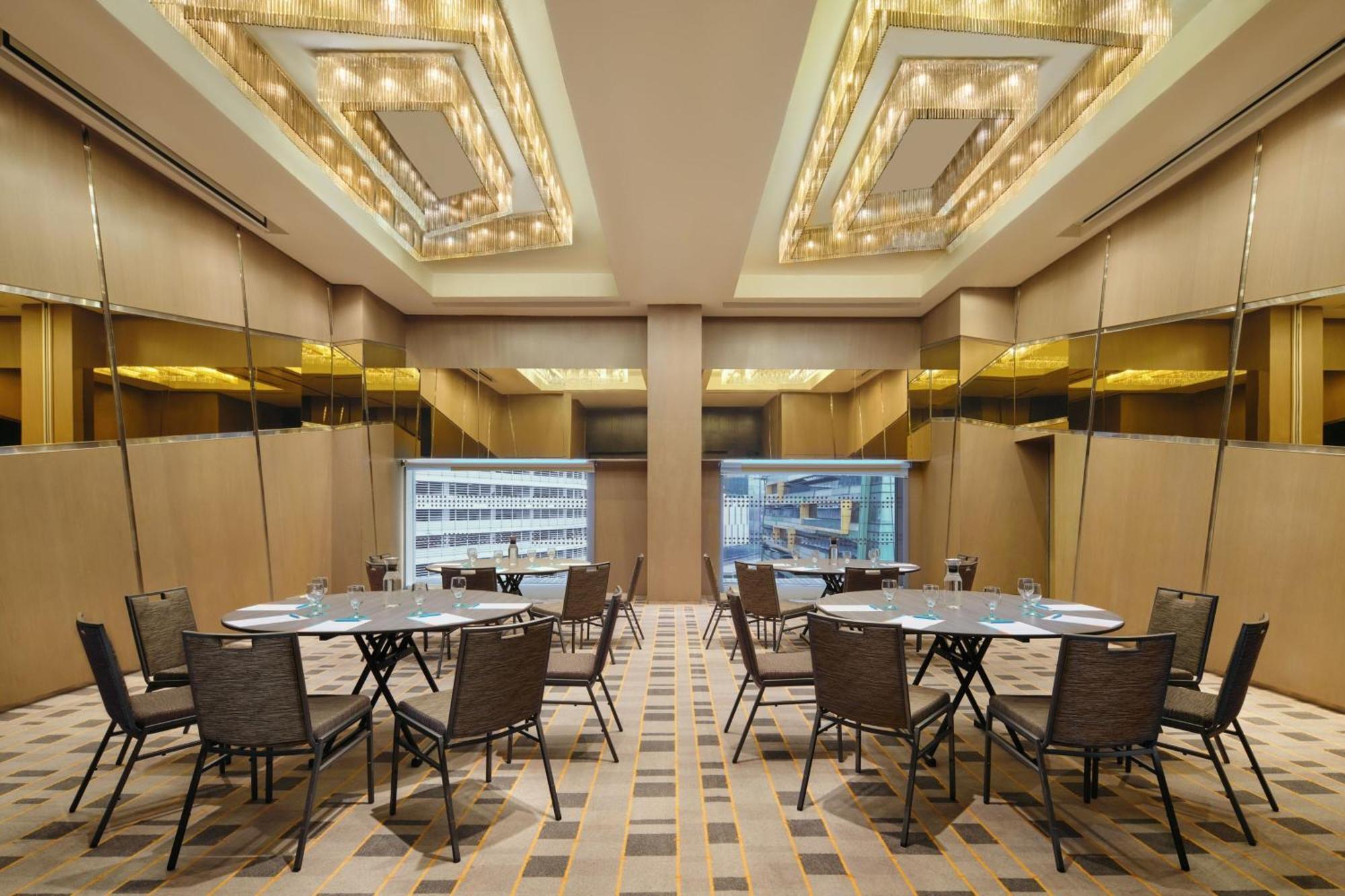 Le Meridien Kuala Lumpur Dış mekan fotoğraf The Library