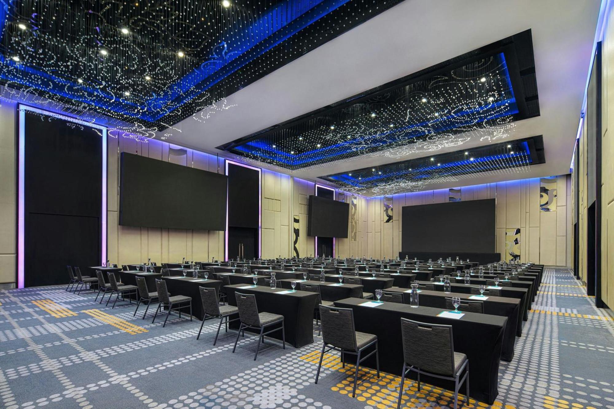 Le Meridien Kuala Lumpur Dış mekan fotoğraf The Grand Ballroom