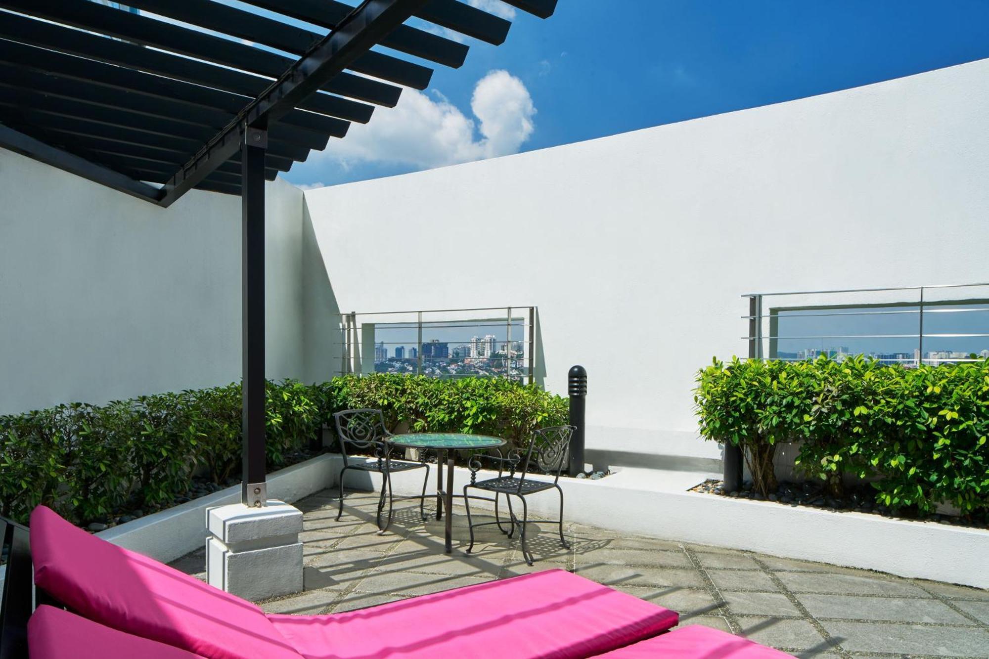 Le Meridien Kuala Lumpur Dış mekan fotoğraf Rooftop terrace