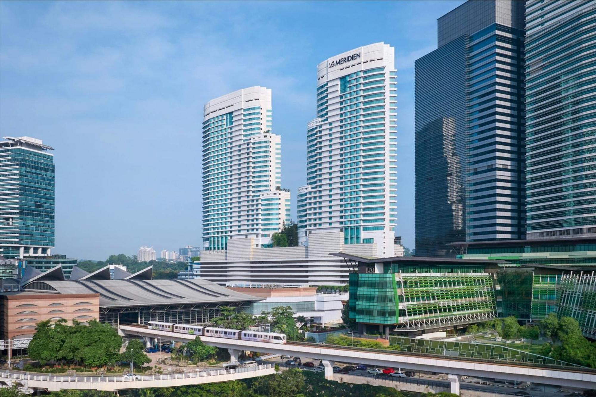 Le Meridien Kuala Lumpur Dış mekan fotoğraf The station is located within the Cyberjaya Business Park