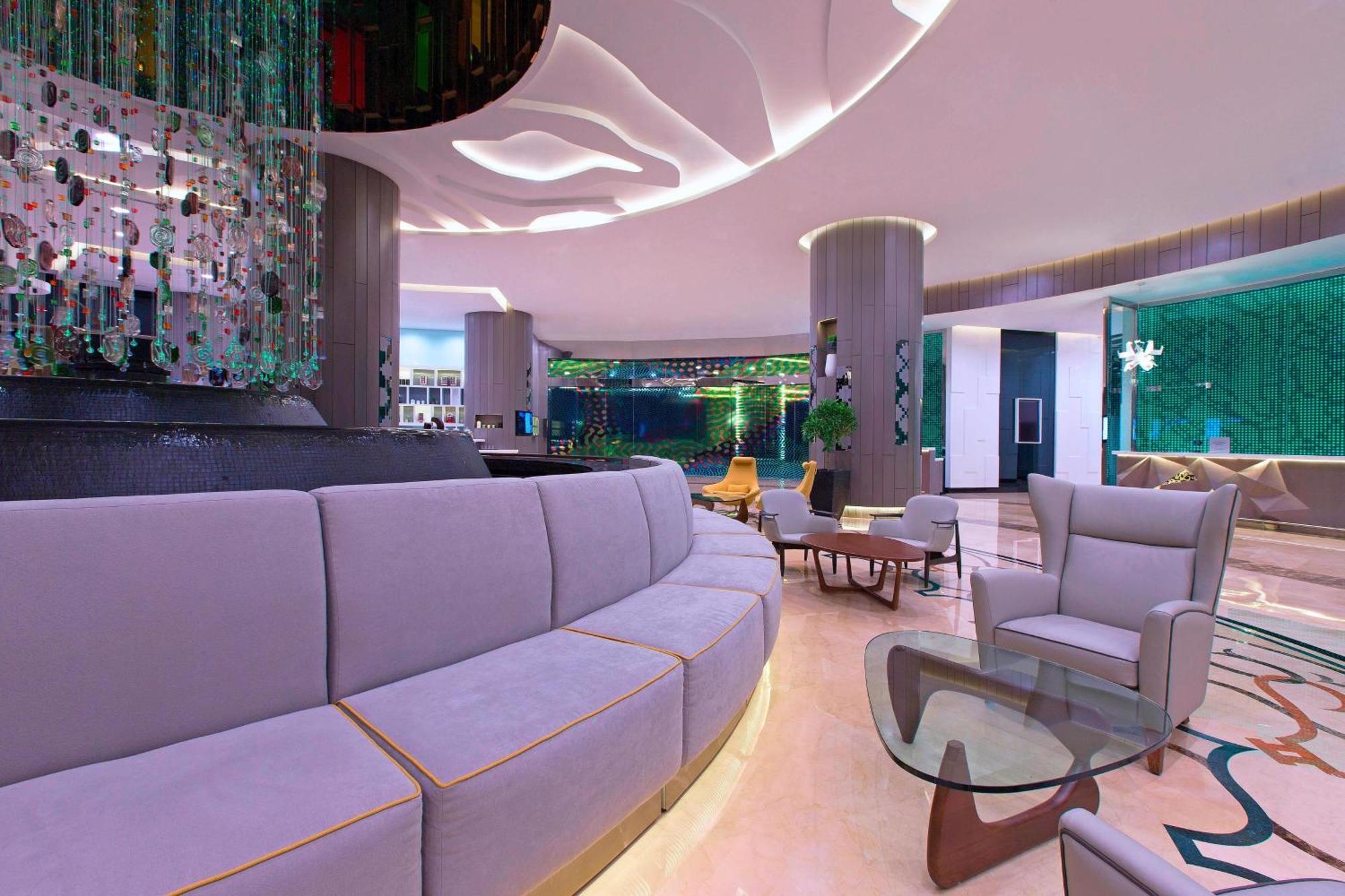 Le Meridien Kuala Lumpur Dış mekan fotoğraf The lobby of the hotel
