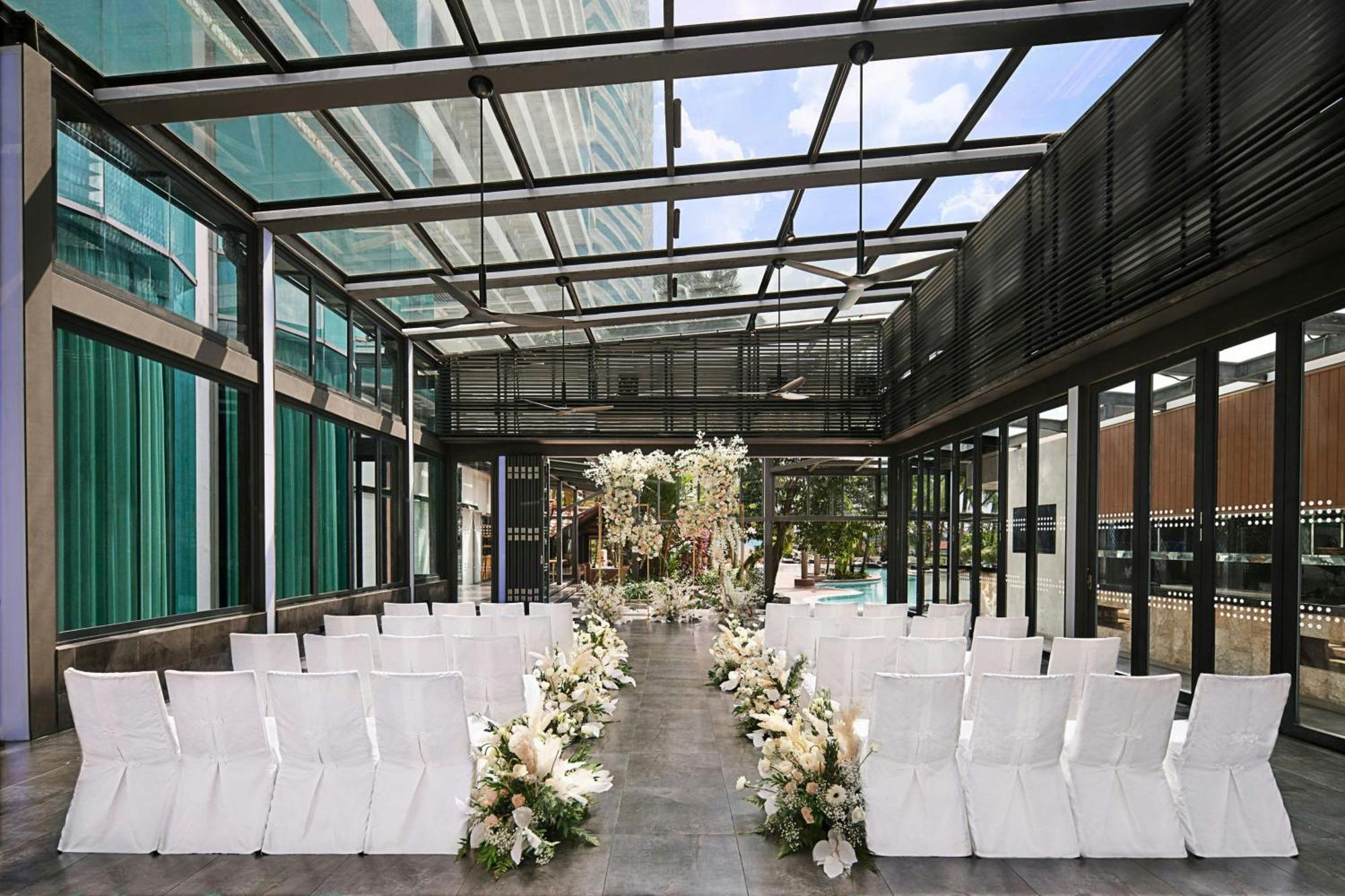 Le Meridien Kuala Lumpur Dış mekan fotoğraf The Glasshouse
